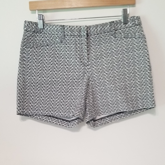 Laundry By Shelli Segal Pants - 🕶️ Laundry size 6 shorts